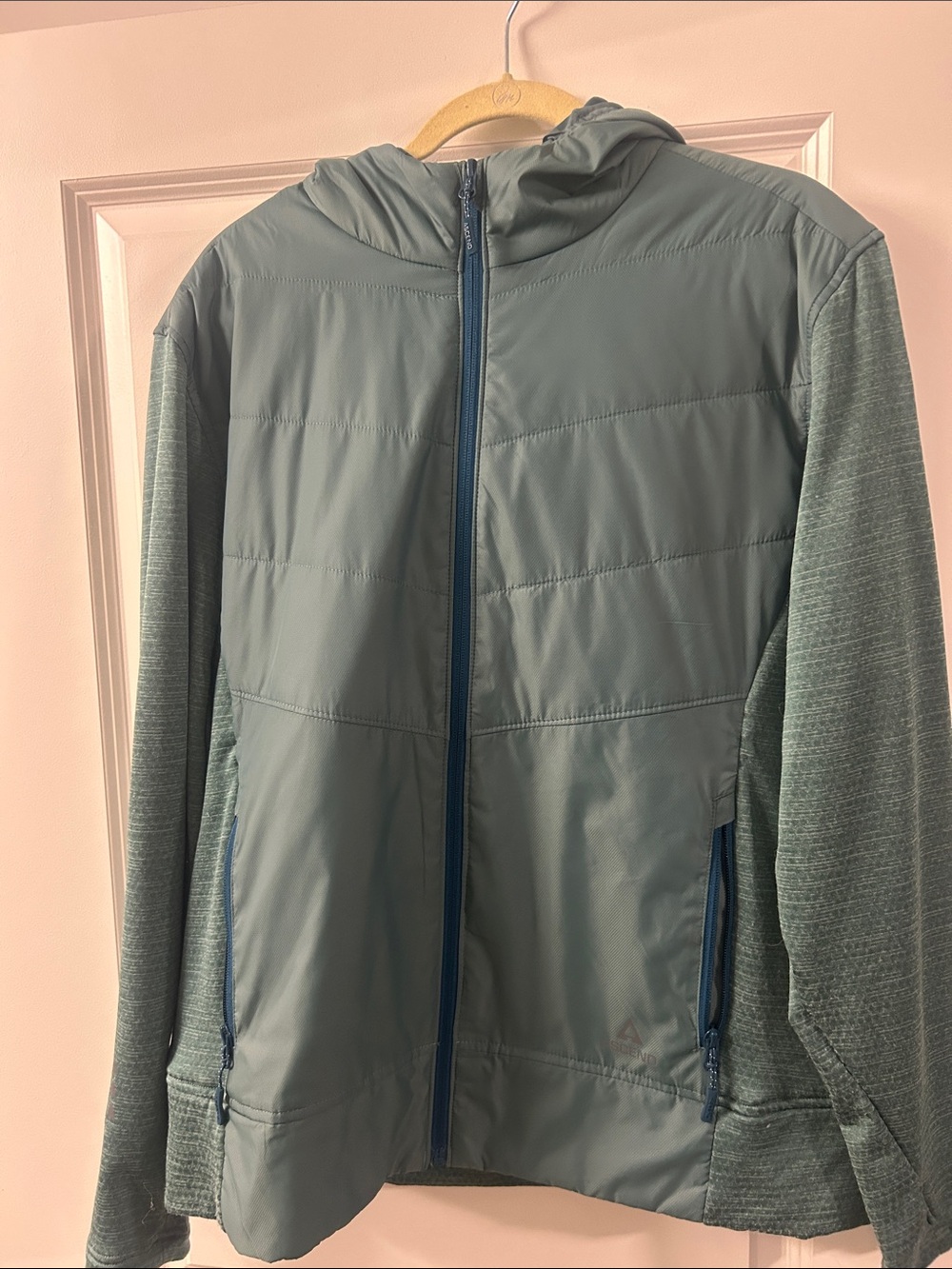 Ascend Men's Lightweight Hooded Jacket in Sage Green